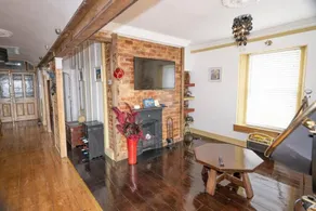 Quirky Apt - Sleeps 6 - Coastal Area - Parking - Image 2