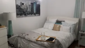 The Jahmtons Guest Room - Image 5
