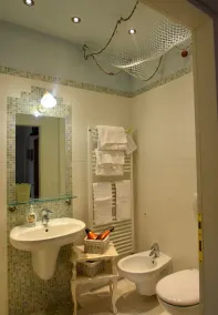 WOHNUNG shabby chic, 3 Schlafzimmer in einer charmanten Villa mit Pool u. Garten - Image 3