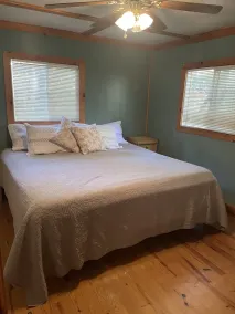 Charming Cabin on Beautiful Big Sebago Lake - Image 2