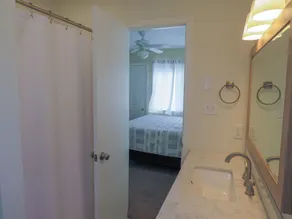 King Beds! Pets! One-level, Quick walk to Beach, Close to restaurants! KD0107 - Image 4