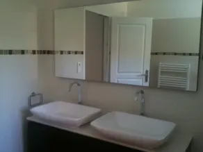 Location pour 4 personnes maxi avec terrasse de 30 m2 au calme - Image 3