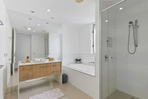 Beachside Haven - Image 3