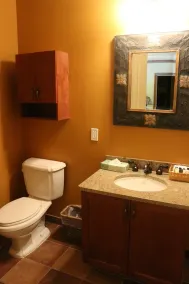 Spacious 4Br/4Bth Lodge With Ice Skating Pond, Heated Pool, 3 Min Walk To Ski - Image 5