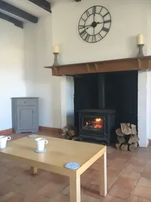 Traditional 2 Bedroom Stone Cottage, Wifi & Pool in SW France - Image 2