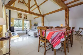 Mirandole, modern holiday home with views and heated pool - Image 5