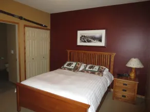 Amazing 3-Bedrm Ski in/ Ski Out/  Golf Condo!Private Hot Tub! - Image 4