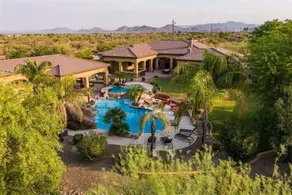 Pet Friendly, Extravagant North Scottsdale Estate - Theater, Bball & more! - Image 4