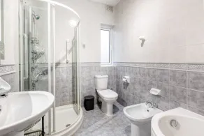 Pool Apartment - Image 3