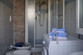 Sommerhus med 3 lejligheder med privat have med havudsigt og swimmingpool! - Image 2