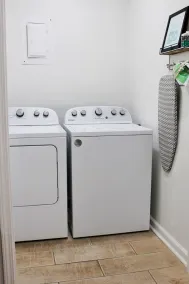 Das „Fun House“! Mit Master-Suite und offenen Gemeinschaftsbereichen, 4 Schlafzimmer/2 Bäder - Image 2