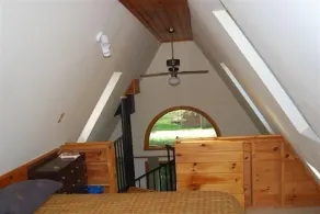 Lake Ontario A-Frame Cottage med 1. 5 Miles of Beach - Image 3