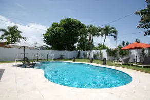 piscine d'eau salée chauffée privée 3 chambres bungalow / minutes de la plage Deerfield - Image 4
