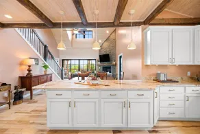 Eagles Nest 5 Bdrm Lakefront Luxury Retreat with Hot Tub and Moutain Views - Image 2