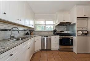 50% off 4bedrooms+2baths+living rooms+kitchen+dinning room+family room+ backyard - Image 5