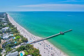 1st floor by pool, beach and 3rd St. S coffee shops, restaurants and farmer Mkt - Image 4