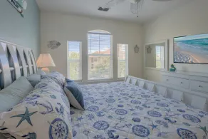Luxury, Location & Convenience. w/2 King Beds. pet friendly, waterfront views - Image 5