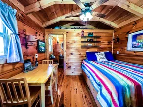 Tiny, charming mountaintop cottage with large firepit, deck and amazing views - Image 3