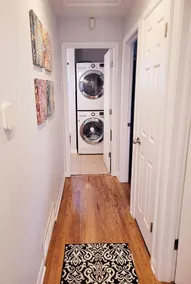 ♡Denver-Central: Cozy Bungalow w/ dual fireplace, open kitchen & private yard - Image 2