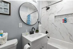 Inviting 4BR2.5BA Downtown Home with Ample Space - Image 3