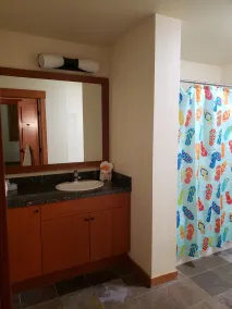 VILLAGE , WHITE MOUNTAIN LODGE #2125,  2 BEDS & 2 BATHS - Image 3