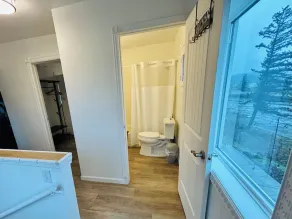 Stunning 3BR Gorge Home with River Views - Image 4