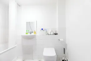 Woolwich Oasis · 2BR · 5 min to Rail · Parking - Image 3