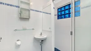 Crescent Bay Holiday Cottage & Studio - Image 2