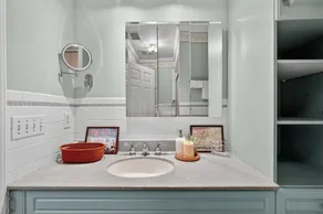 Modern Retreat in the Heart of Montclair - Image 2