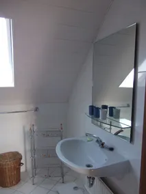 Nice bright apartment with garden on the beach and nature reserve - Image 2