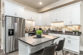★ Elite 1 Bedroom Suite ★ 400+Wi-Fi★King Bed★ BYU★ - Image 5
