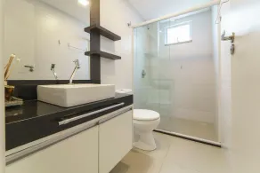 Apartamento com 2 quartos em prédio com piscina - Image 3