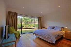 Erland Beach House, Sorrento - Image 3