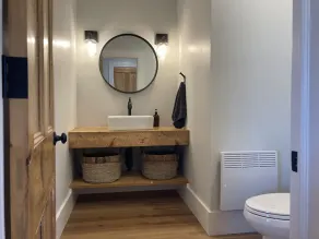 Completely renovated secluded 6 bedroom farmhouse in central PEI - Image 3