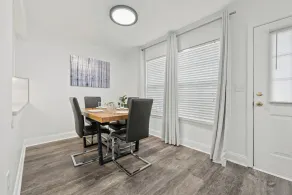 Chefs Kitchen, King Beds, Smart TVs. Close to downtown! Dead End Street - Image 4