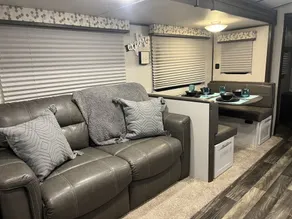 Keystone Premiere Luxury Travel Trailer sleeps 10 - Anza Borrego/Salton Sea - Image 5