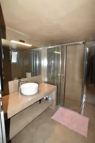 Brand new spacious villa - Image 4