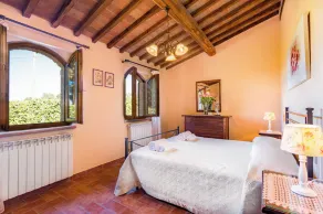 Lovely cottage with outdoor patio and small terrace. Panoramic pool and bbq. - Image 4