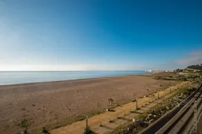 Appartement avec vue sur mer, terrasse et face à la plage - Image 5