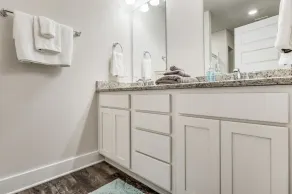 Elegant townhome + oversized luxury pool - Image 4