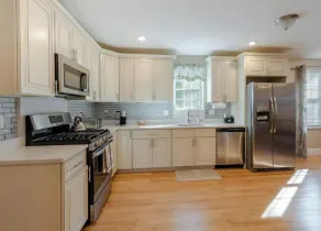 Large 5BR Peaceful House near Perry Beach • Pet-Friendly w/Parking 284 - Image 4