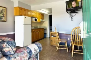 Coronada Inn & Suites - Image 5