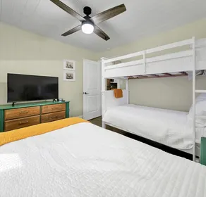 2bd1b Apart DT Safety Harbor, FREE Wifi - Image 4