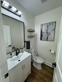 Chic Euro City Getaway- Close to Downtown - Image 4