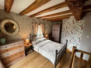 Unique, open plan stone barn with stunning features and views. - Image 3