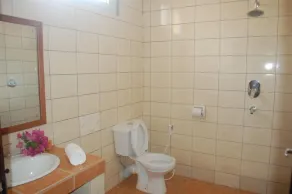 Regency Inn Tudor - Image 3