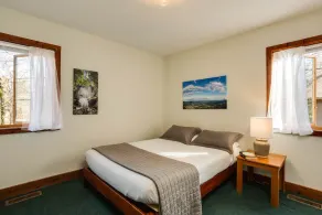 Blue Ridge Parkway cabin--2BR, hot tub, fireplace - Image 4