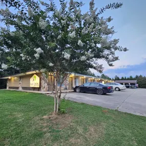 The Night Inn - Image 5