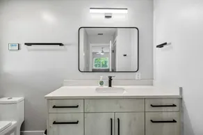 3-bedroom 2-bathroom! FREE Heated Pool! Close Beaches! Pet! CLEAN! - Image 5
