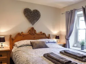2 værelses bolig i Hawes - Image 3